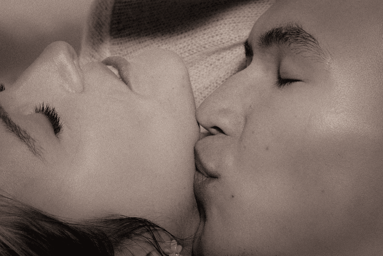 Couple dans un moment intime